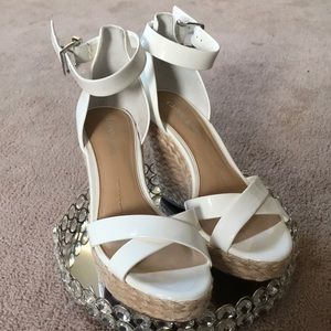 Pure white 3-4 inch Wedges only worn once.